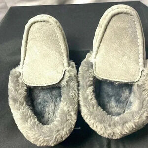LAME WO SIZE 8 GRAY SUEDE  FAUX FUR LINED SLIPPER SHOE EXCELLENT CLEAN CONDITION